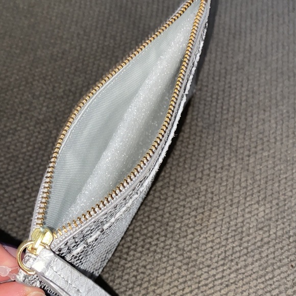 Nordstrom - Picture 8 of 9